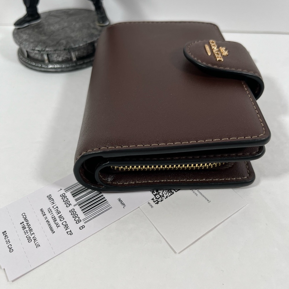 nwt Coach Medium Corner Zip Wallet gold/ maple color 2025 Fall - Picture 2 of 7